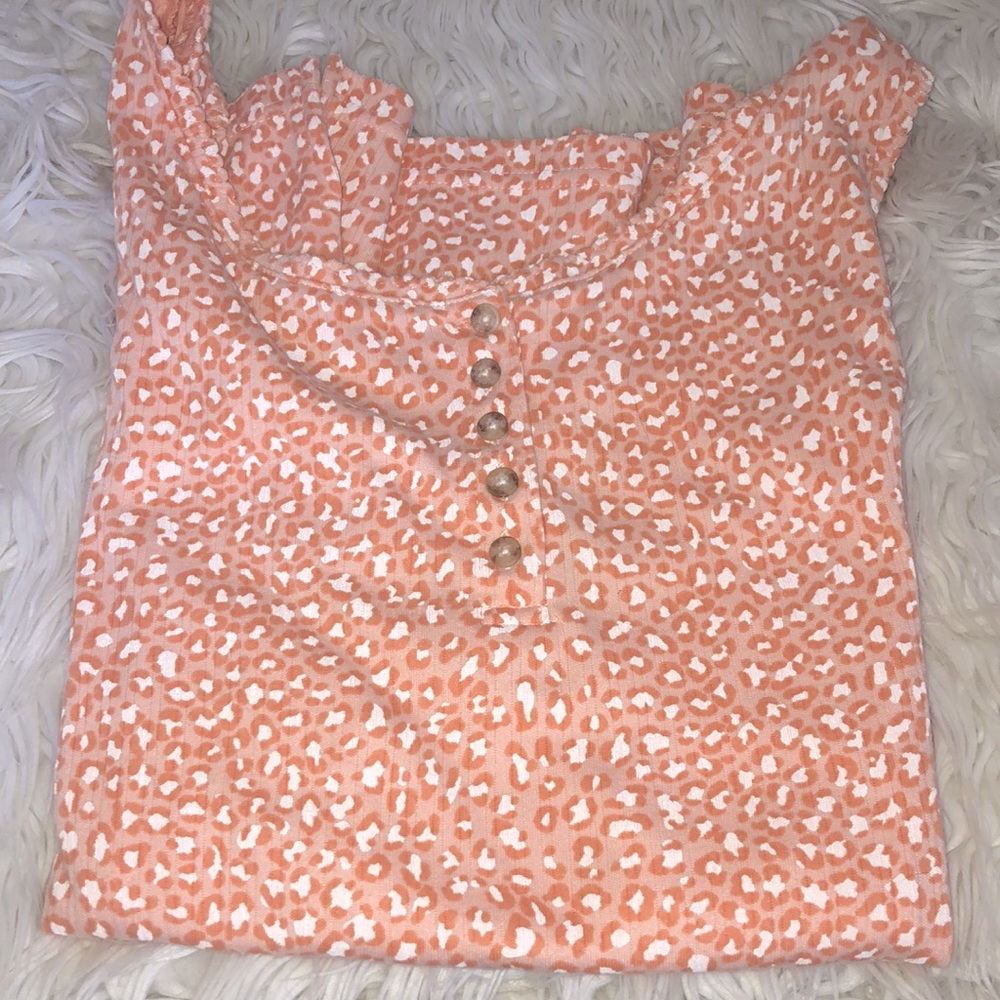 Woman’s leopard/cheetah print tank top